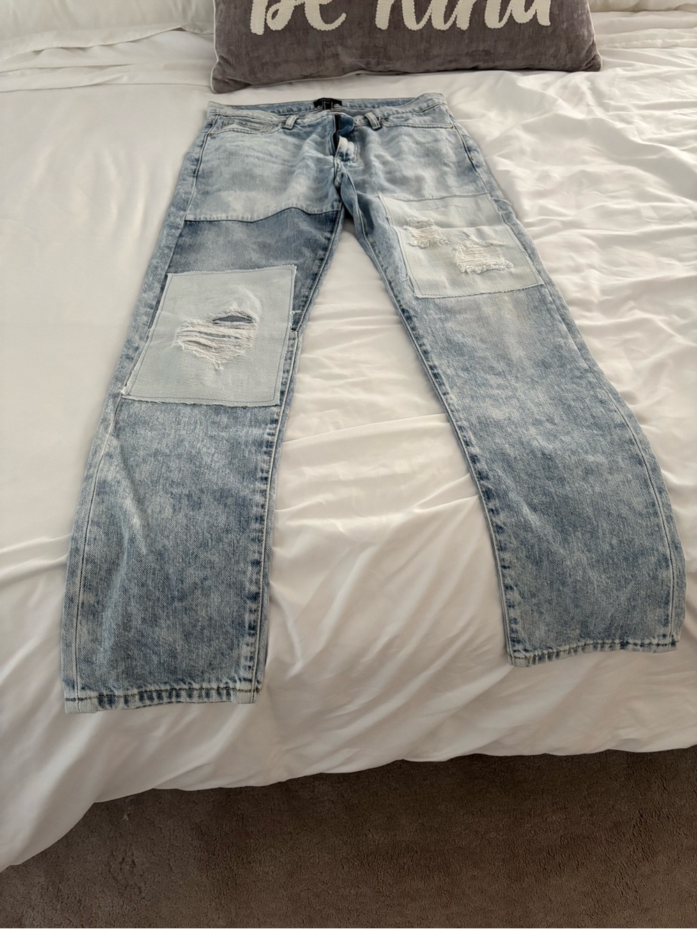 Forever 21 Light Wash Patchwork Relaxed Men’s Jeans